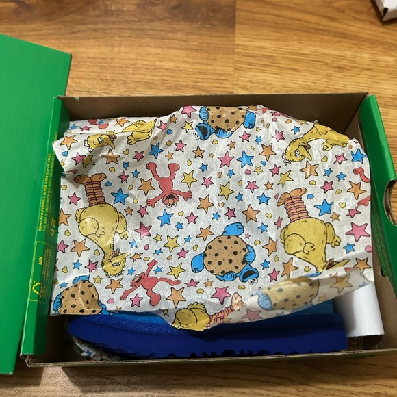 Kids Cookie Monster UGGS💙📦 - Picture 6 of 9
